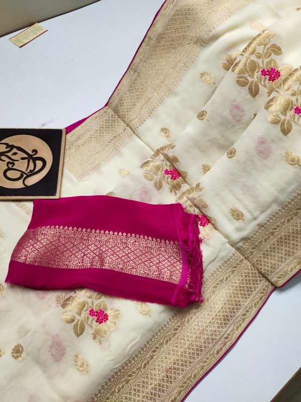 Perfect Outfit And Deliberate Organza Saree
