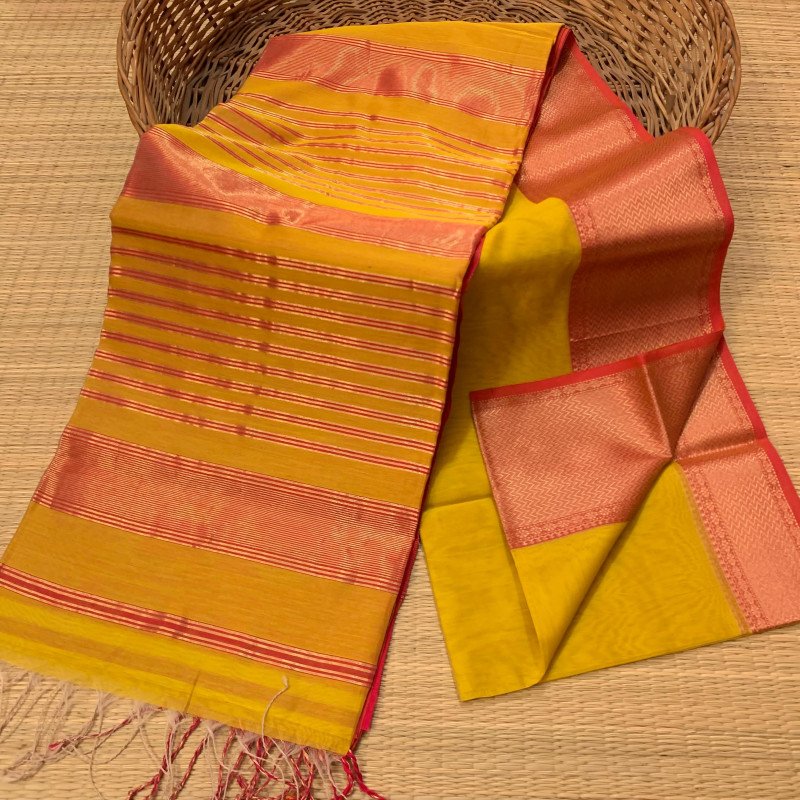Beautiful Pure Maheshwari Handwoven Zari Border Saree With Contrast Blouse Pcs